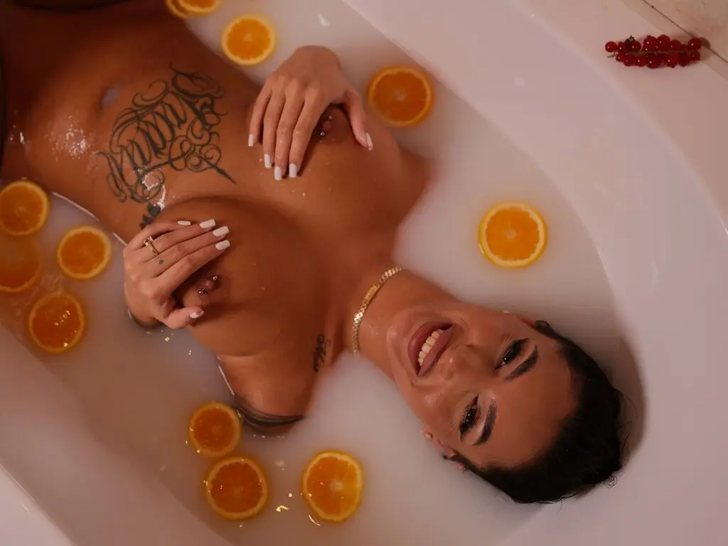 AishaaDevoe's Live Nude Chat