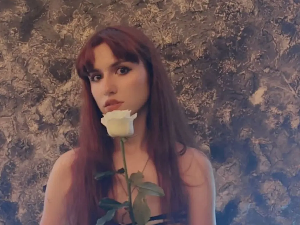 BernaCone's Live Nude Chat