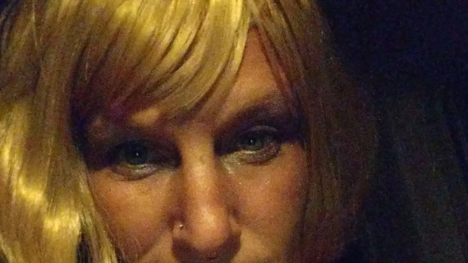 EllieAnna's Live Nude Chat