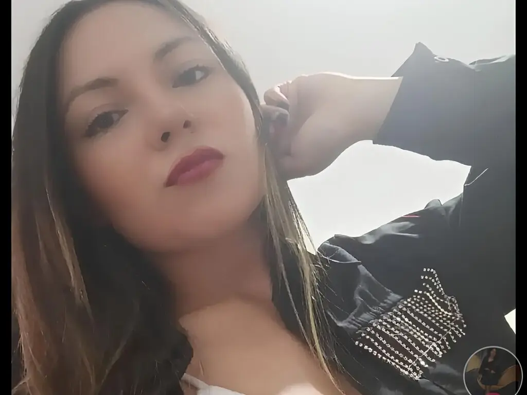 LauraPino's Live Nude Chat