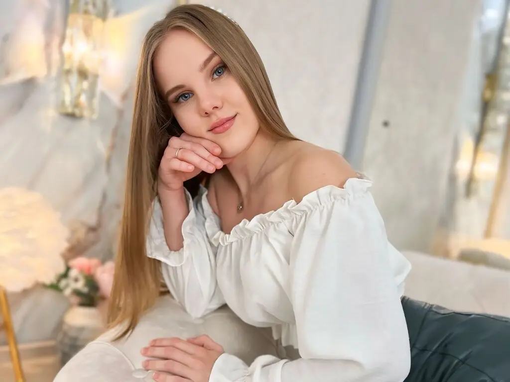 LiliLohan's Live Nude Chat