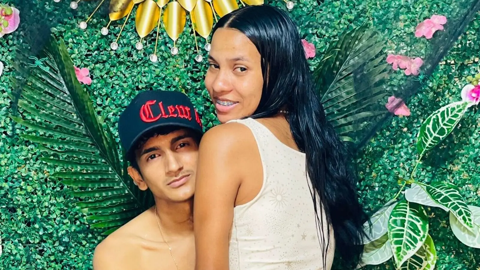 NicoAndAria's Live Nude Chat