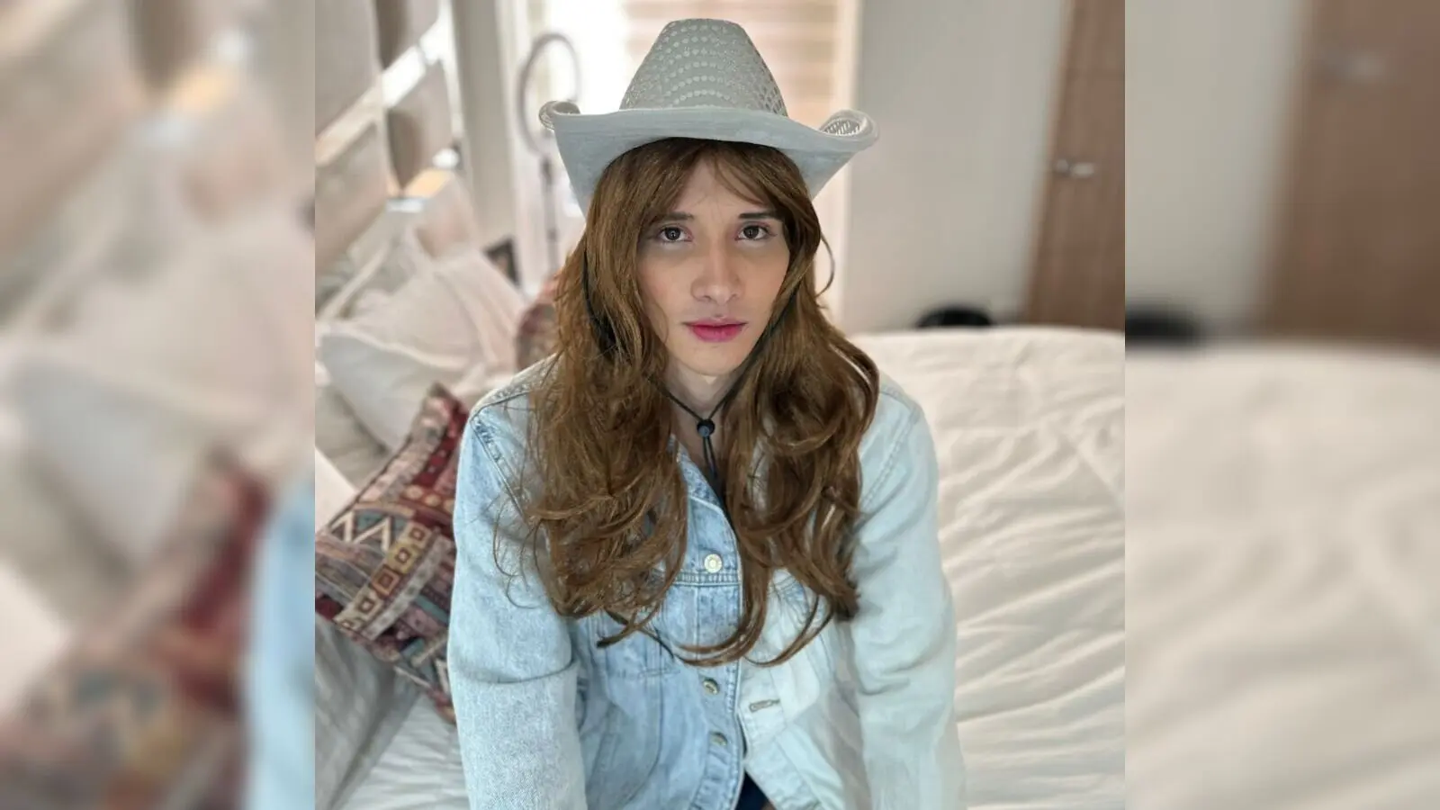 PierceNina's Live Nude Chat
